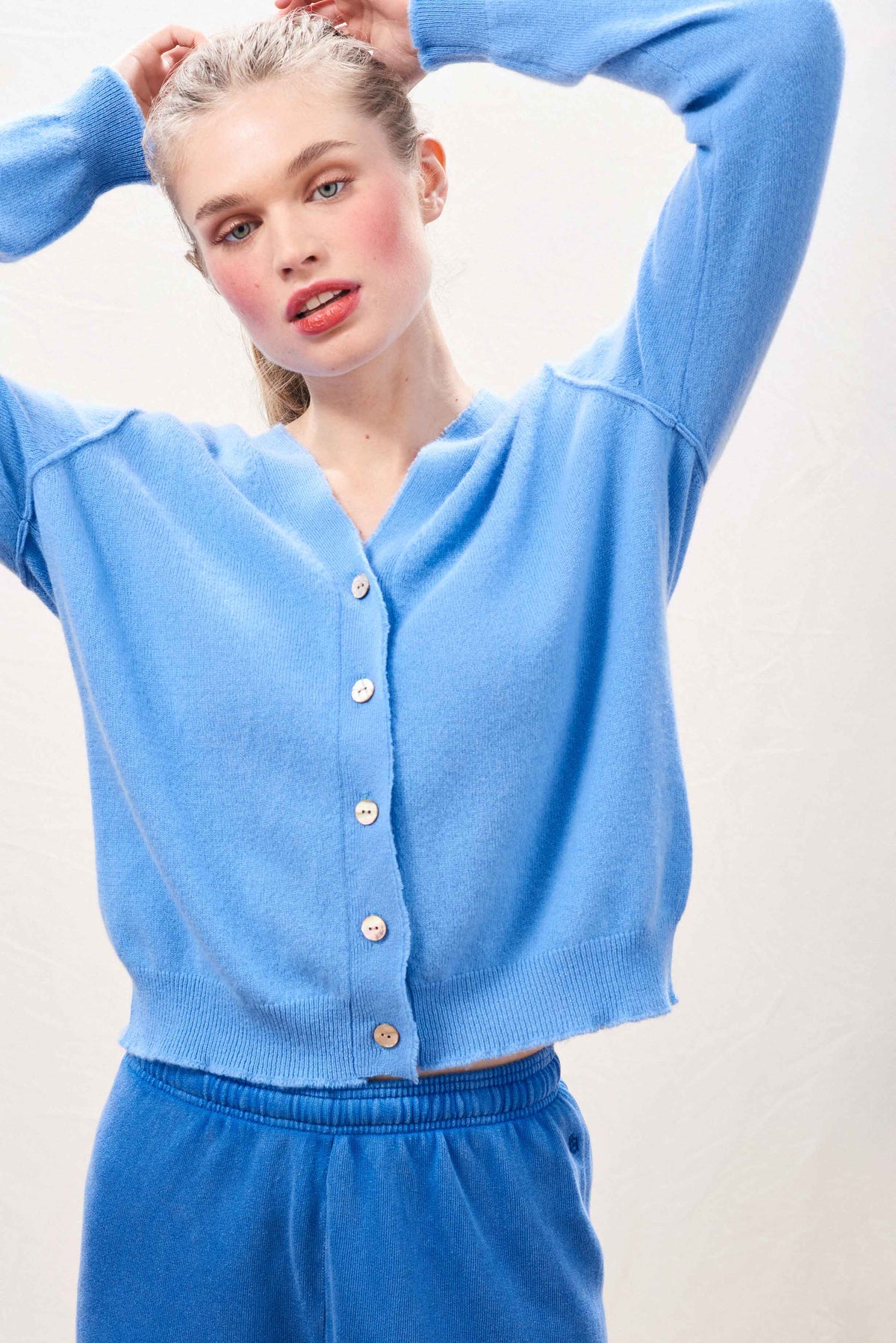 Distressed Vee Cardigan Blue