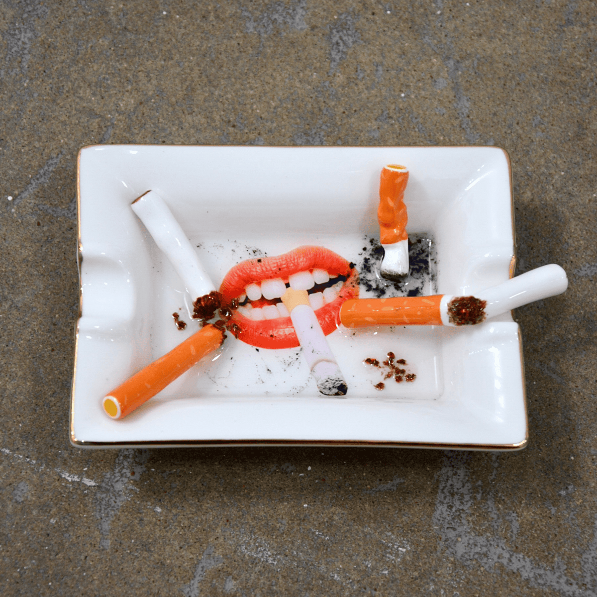 HOT MESS CHIC ASHTRAY