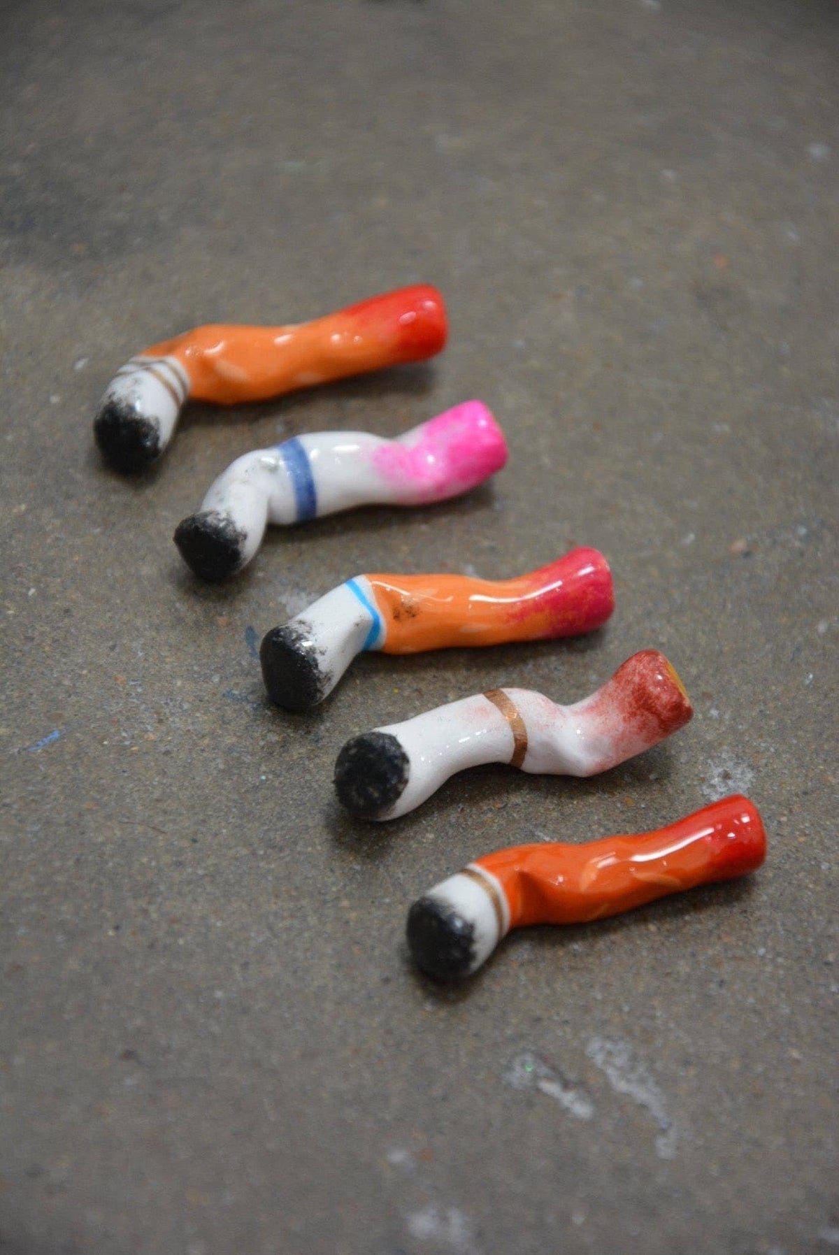 LIPSTICK CIGARETTE