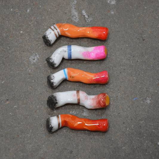 LIPSTICK CIGARETTE