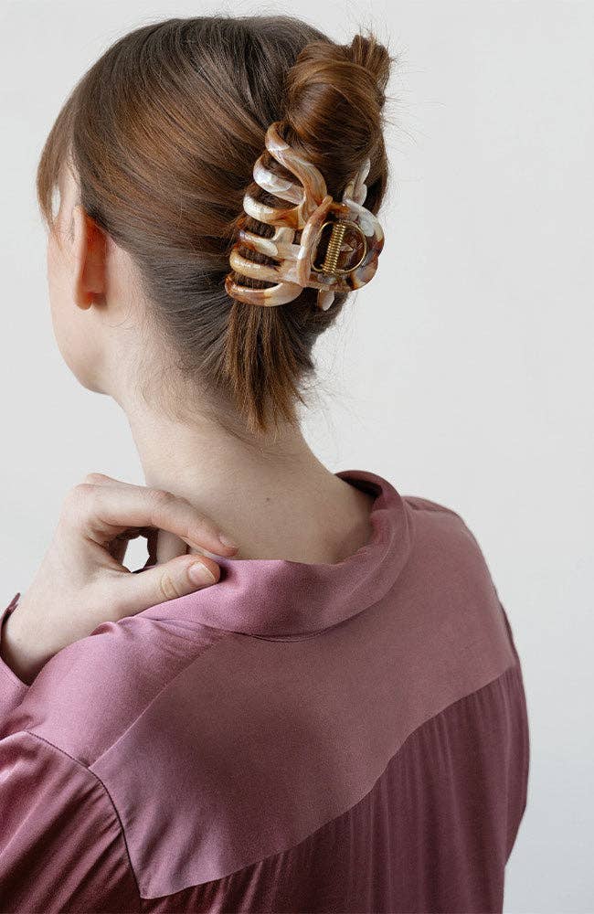Odelia Clip: Brown