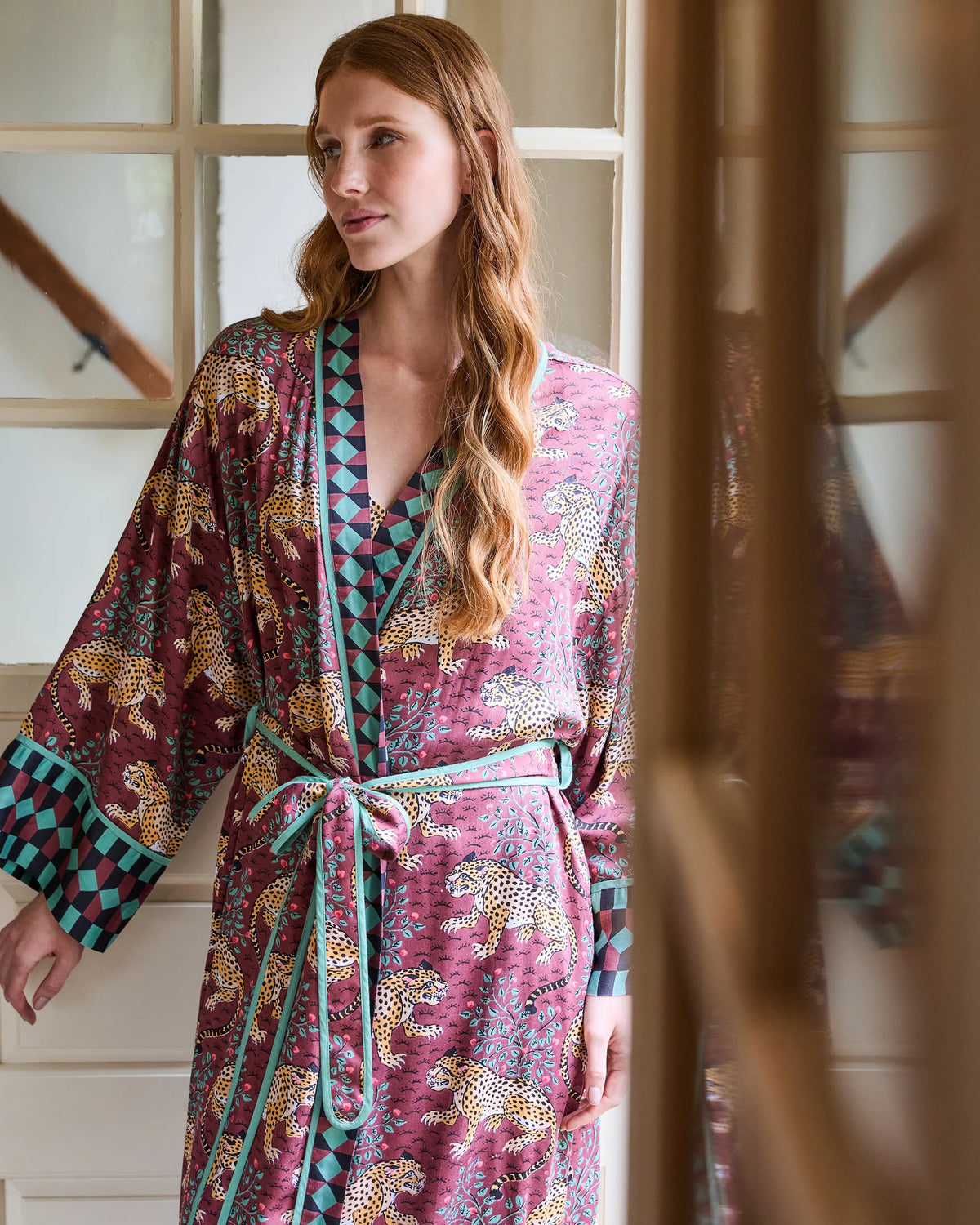 Bagheera Robe in Raisin