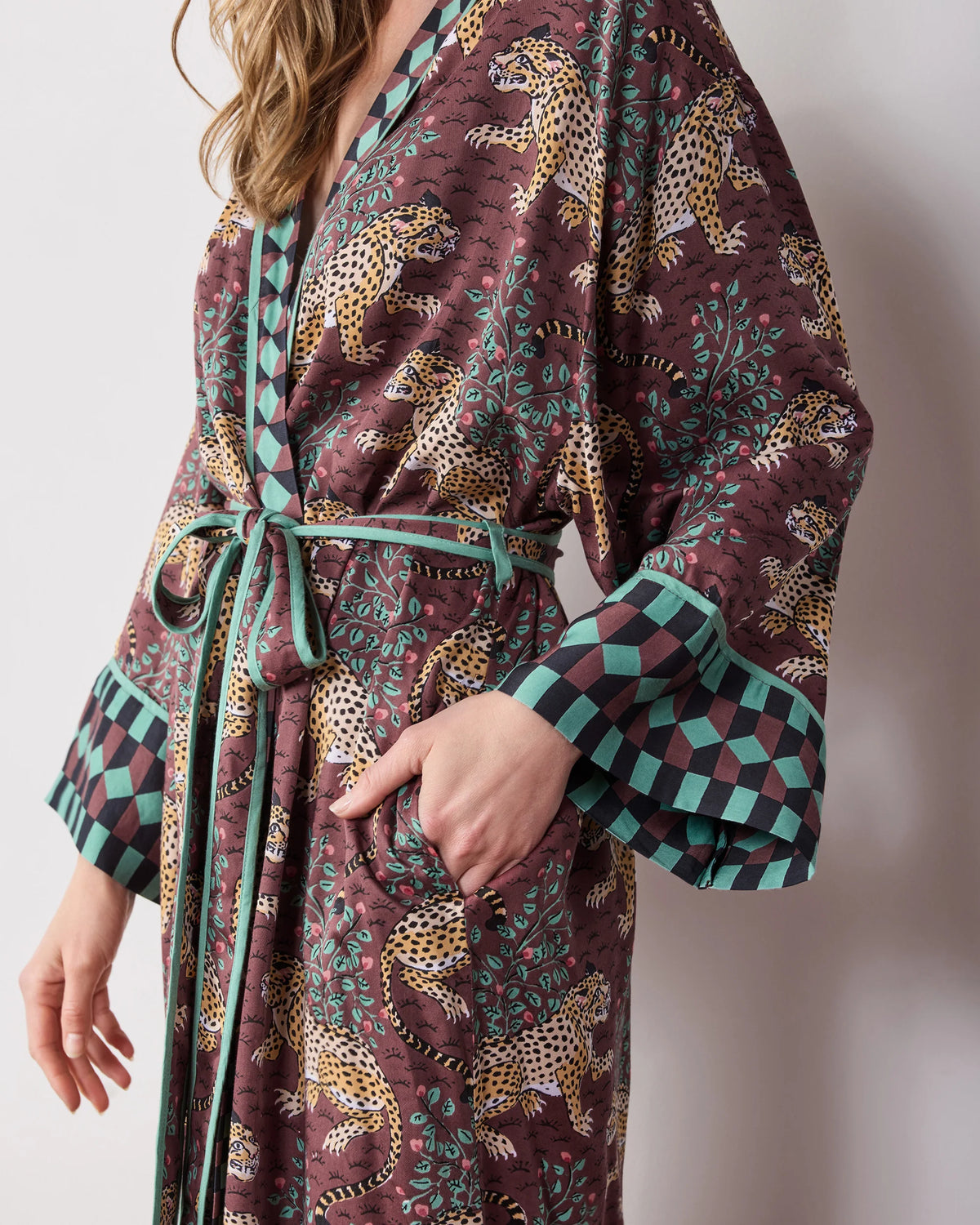 Bagheera Robe in Raisin