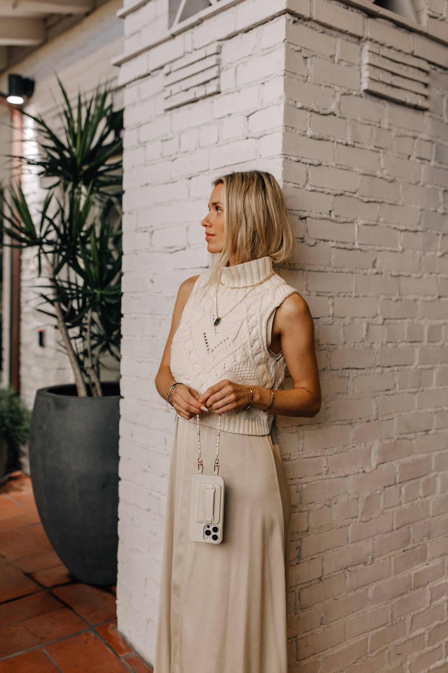 Pearl Phone Wristlet: Gold