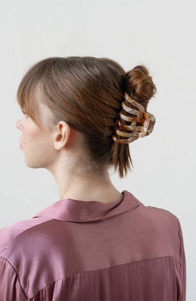 Odelia Clip: Brown