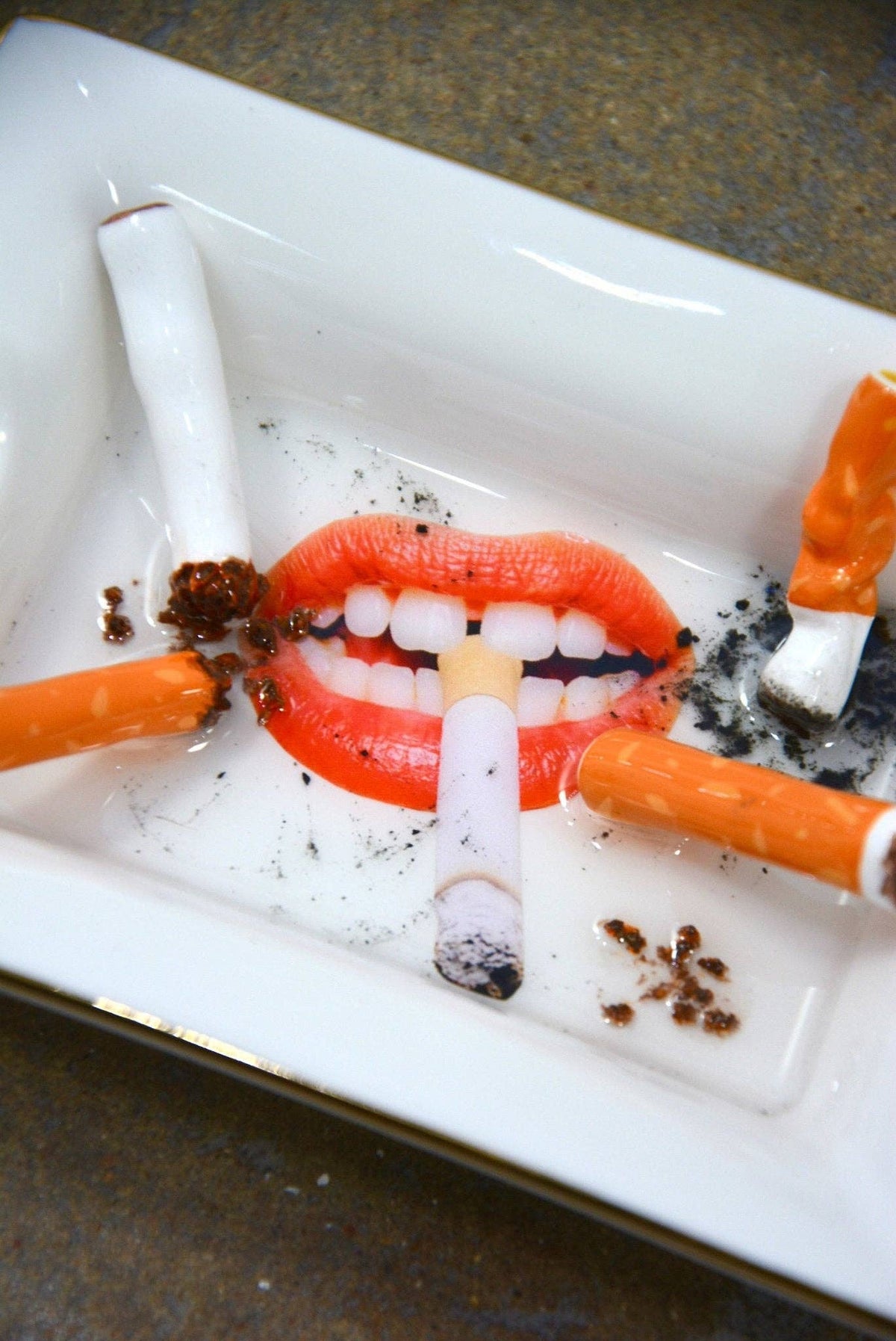 HOT MESS CHIC ASHTRAY