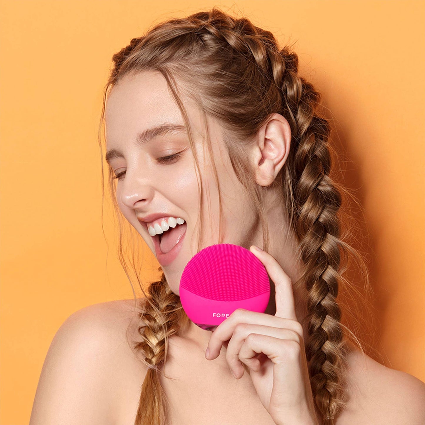 Cleansing Massager: Fuchsia