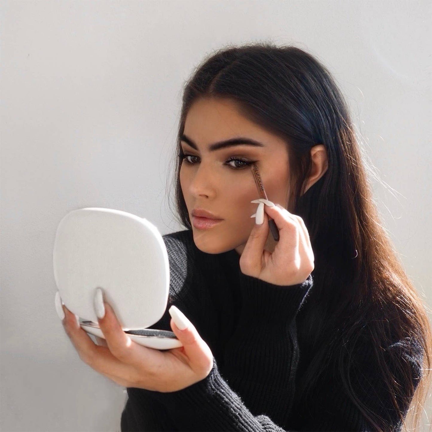 Mila Rechargeable Compact Mirror: Black